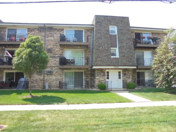 7105 98th St APT 204, Chicago Ridge, IL 60415