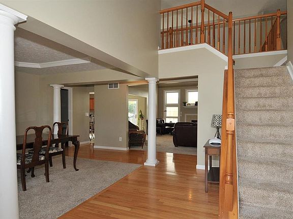 3rd image of 7507 Harvestdale Ln