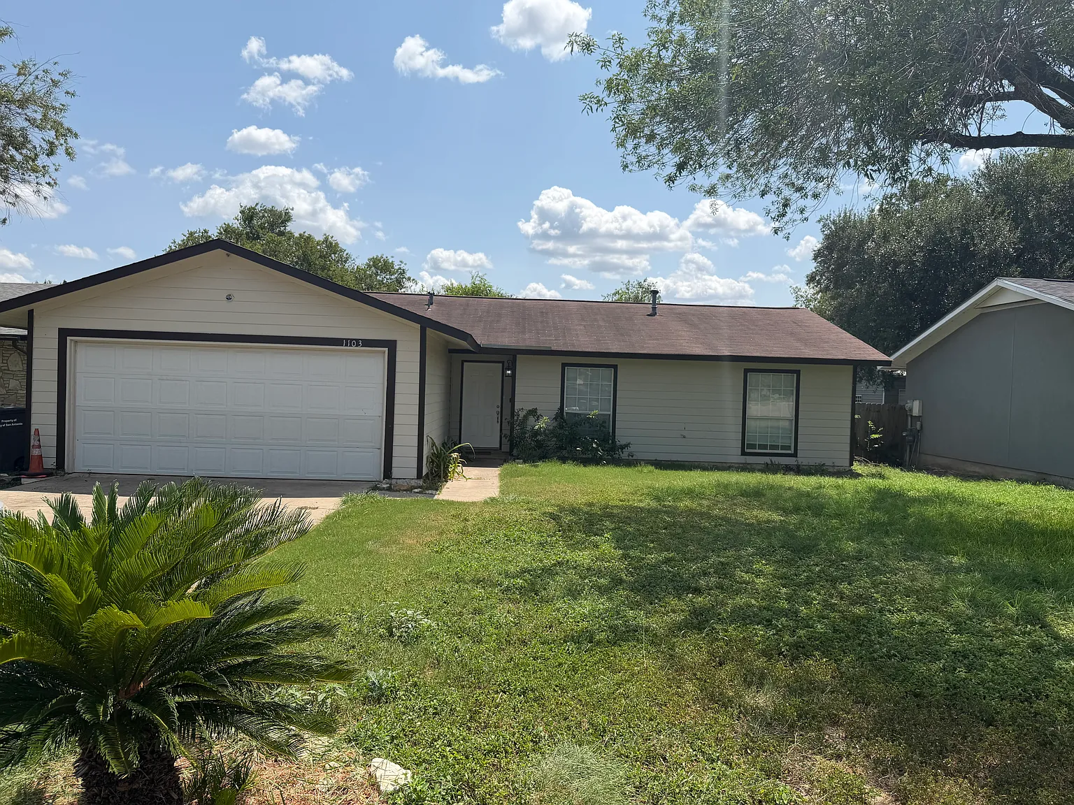 3 bed, 1329 sqft, $1,650 — Photo 1