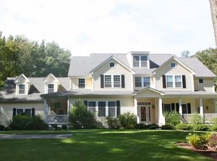 372 Abbott Run Valley Rd, Cumberland, RI 02864