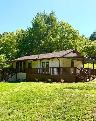 820 Emma Rd Photo 1