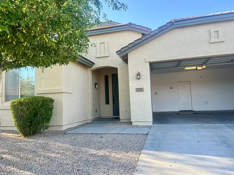 1792 W Homestead Dr — Photo 14