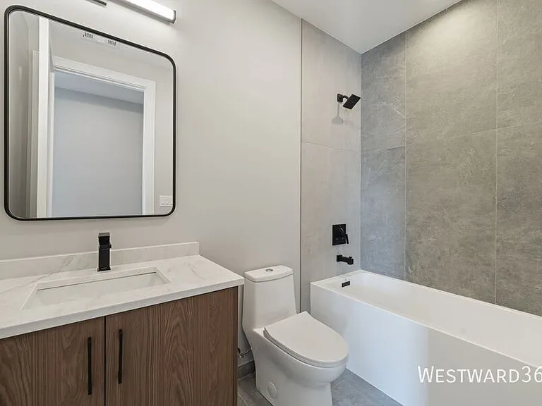 2354 W Polk St #205 — Photo 17