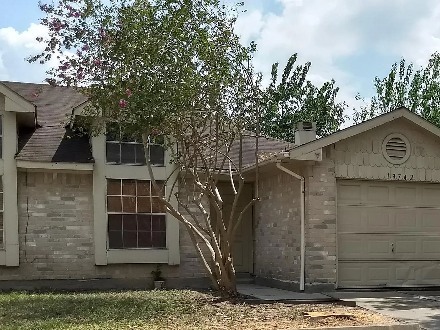 2 bed, 1.5 bath, 1200 sqft, $1,250 — Photo 1