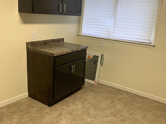 3rd image of 13833 S Lawndale Ave