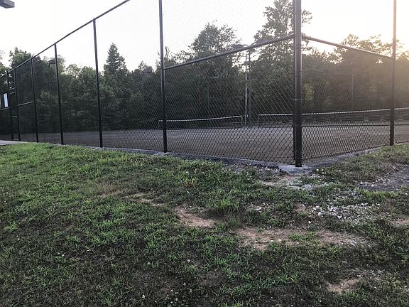 5th image of Creekside Dr