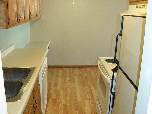 5th image of 616 10th Ave SE APT 304