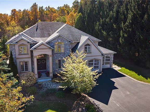 2nd image of 332 Scenic Dr