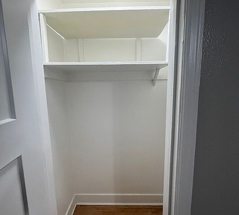 3rd image of 1005 W Spruce St #1