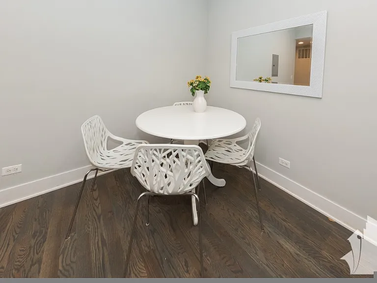 2630 N Rockwell St #2 — Photo 5