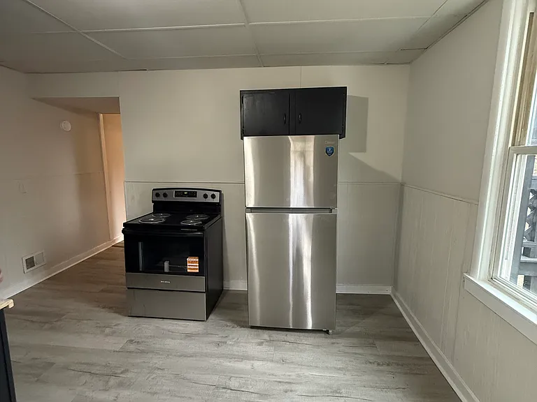 483 Goethe St #1 — Photo 1