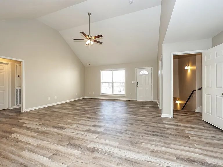 2920 Bragg Ct — Photo 5