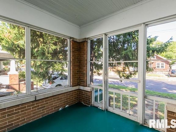 5th image of 1020 E McClure Ave