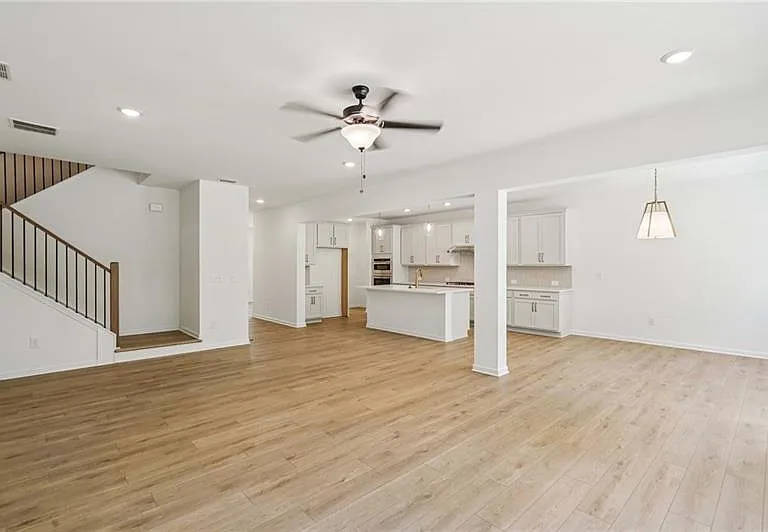 240 Silverleaf Trl — Photo 5