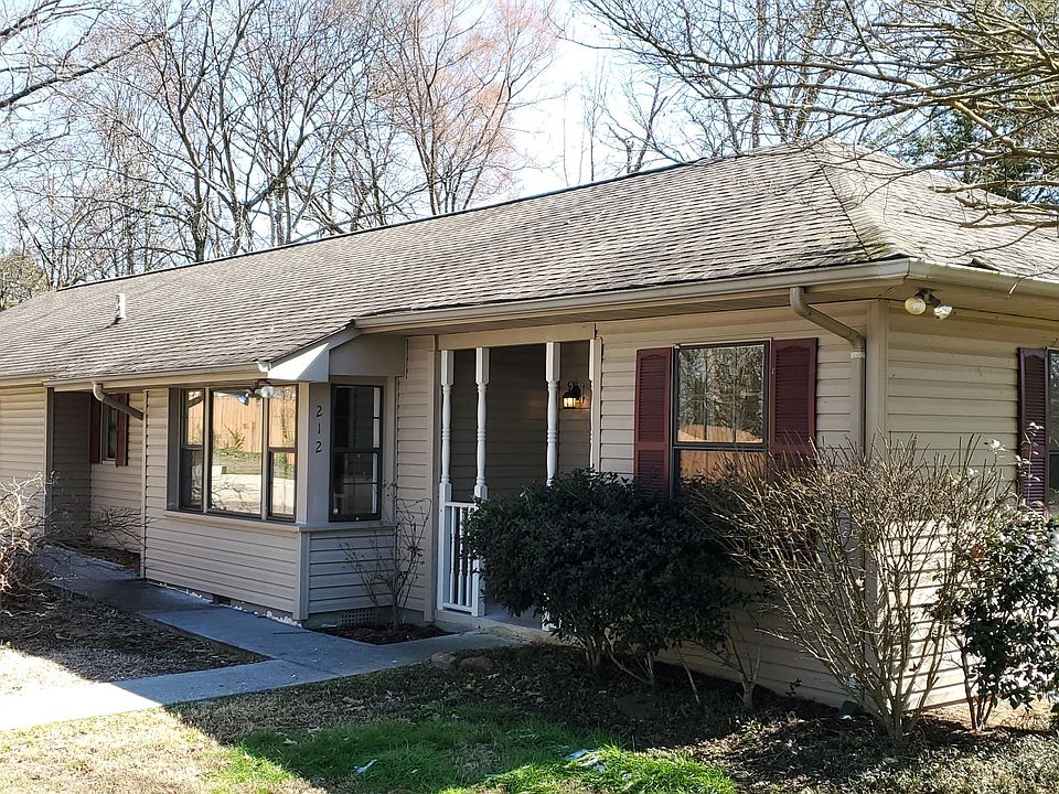 1st image of 212 Pinecrest Cir