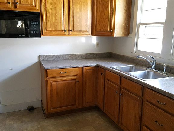 3rd image of 311 Ross Cir