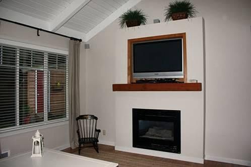 4th image of 179 E Ross Ln