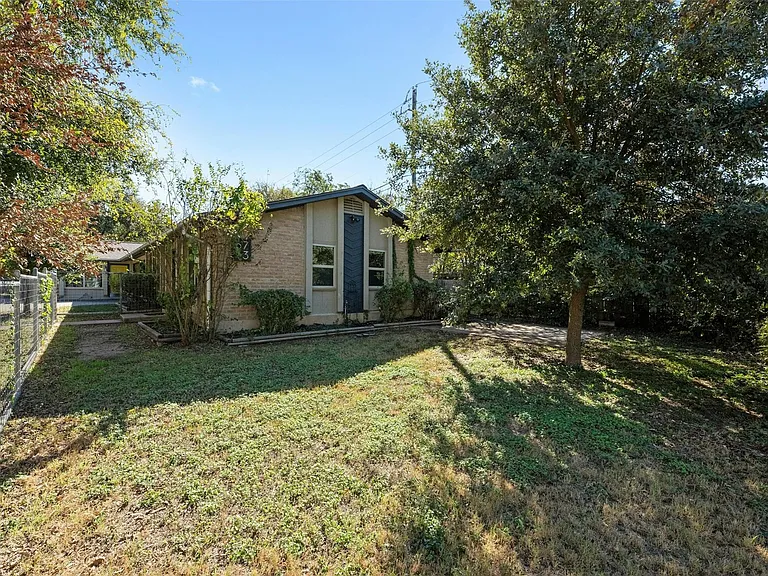 3713 Menchaca Rd #A — Photo 4