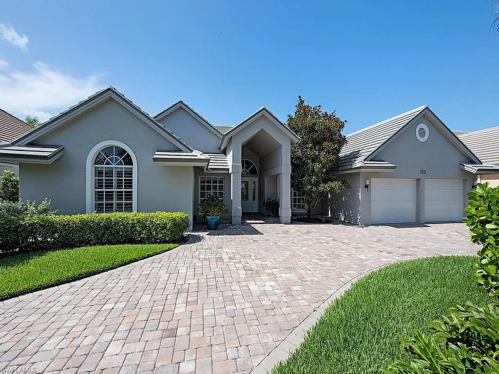 3 bed, 2.5 bath, 2768 sqft, $14,000 — Photo 1