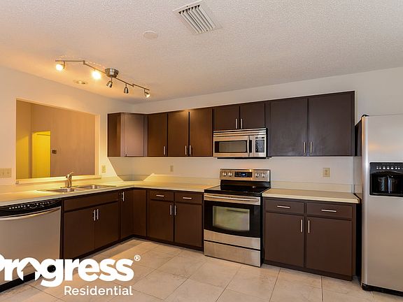 5th image of 956 Sandywood Dr