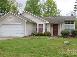 9901 Dunfries Rd, Matthews, NC 28105