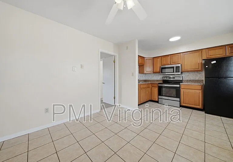 9563 15th Bay St #4 — Photo 9