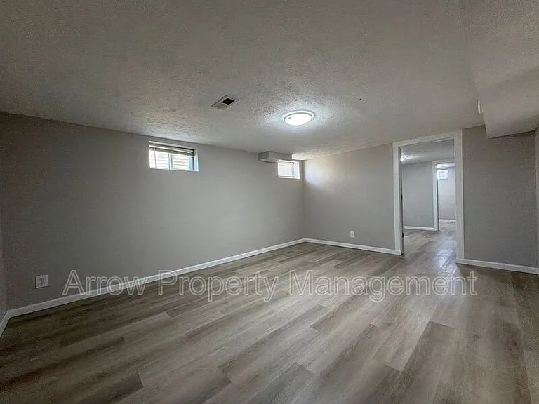 2442 Vine St #4 — Photo 4
