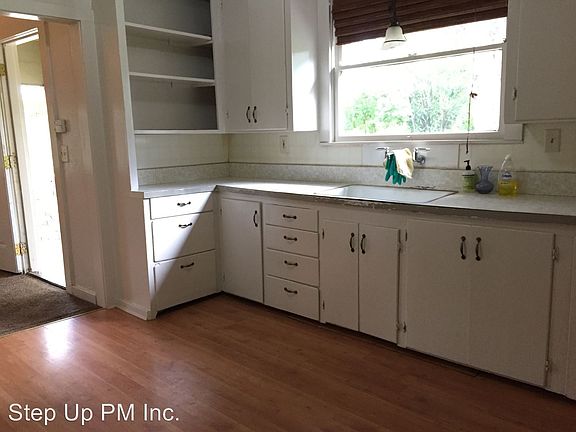 4th image of 721 Barretta St