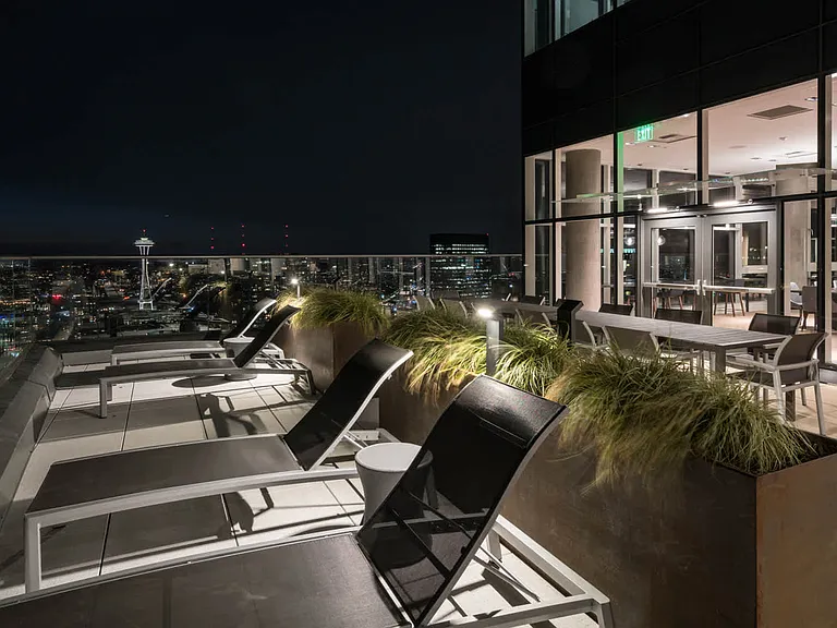 Rooftop Lounge