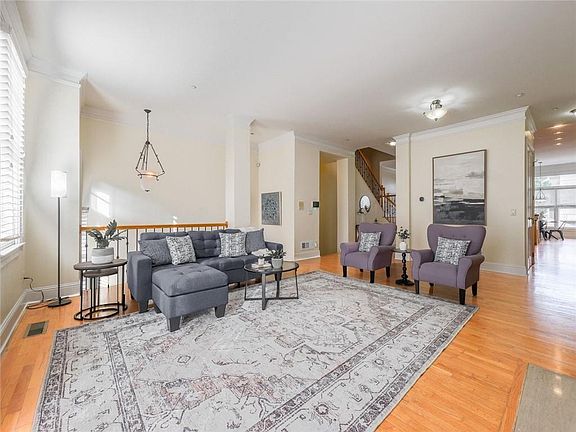 3rd image of 1051 Emory Parc Pl