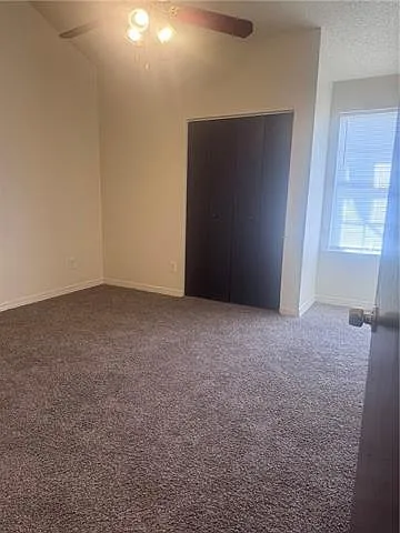 2 bed, 1.5 bath, 1165 sqft, $1,050 — Photo 4
