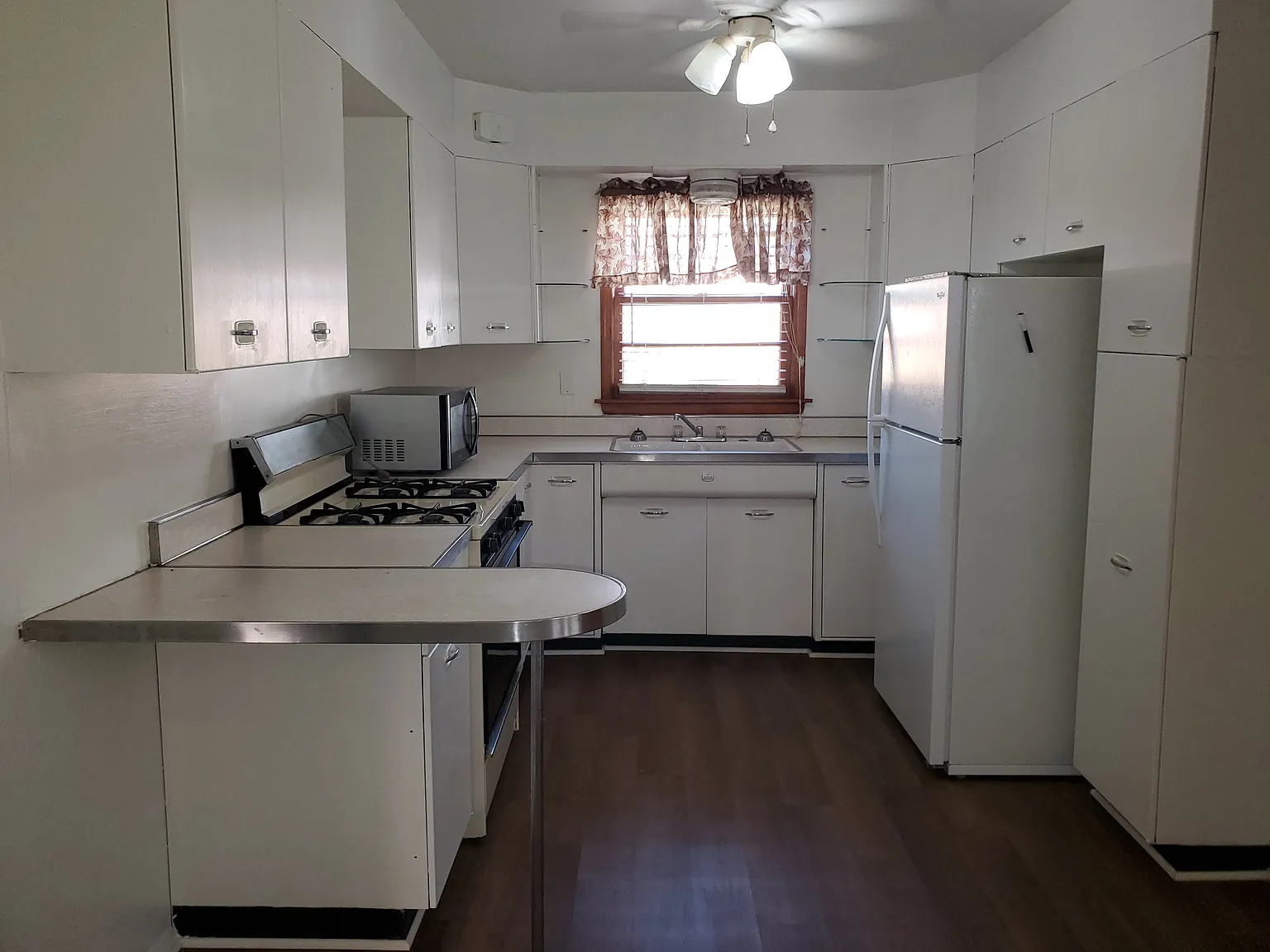 1 bed, $745 — Photo 3