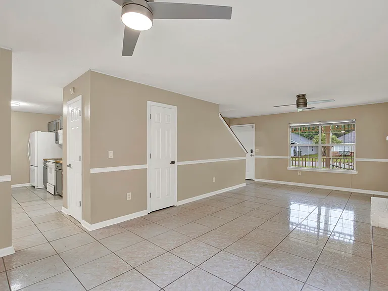 128 Saint Ives Dr — Photo 6