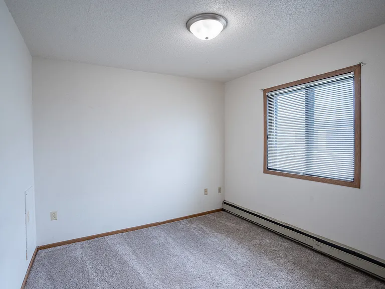 Fargo, ND Prairie Park Apartments | Bedroom