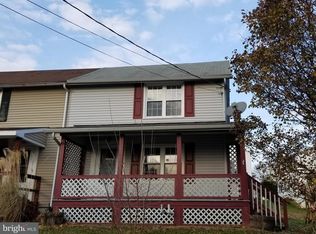 923 Chestnut St, Akron, PA 17501