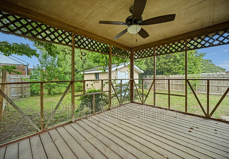 3310 Glasgow St — Photo 19