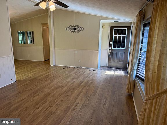 3rd image of 13 Holly Ct