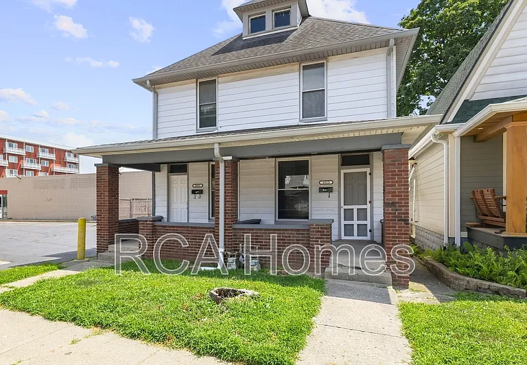 1013 E Morris St — Photo 1