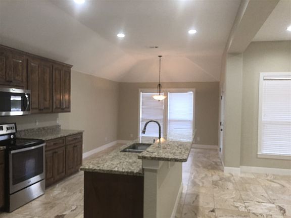 4th image of 128 Dove Ln