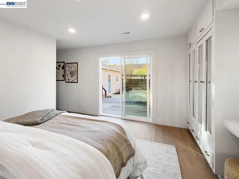 20 Adak Ct — Photo 4