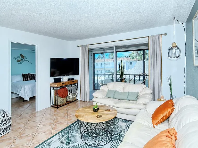 116 Vista Hermosa Cir #308C — Photo 6