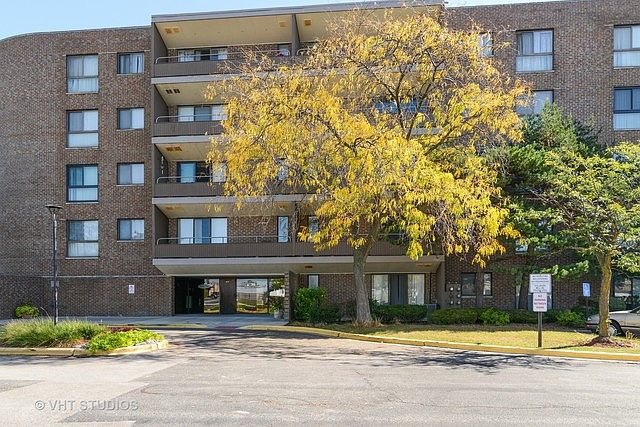 1st image of 7 E Carriageway Dr APT 312