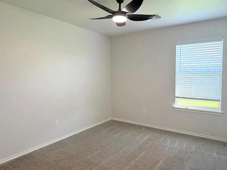 18600 Luna Dr — Photo 16