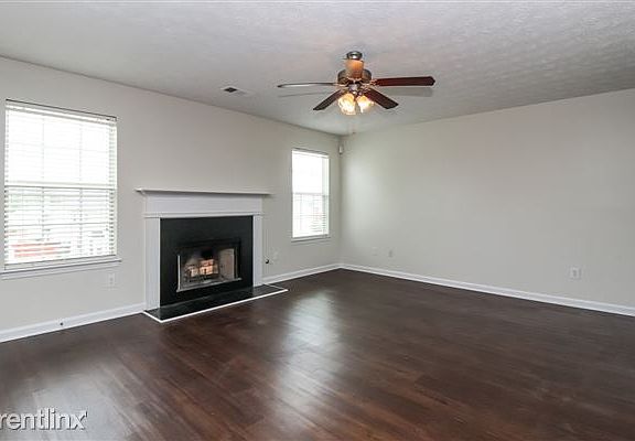 02-LivingRoom