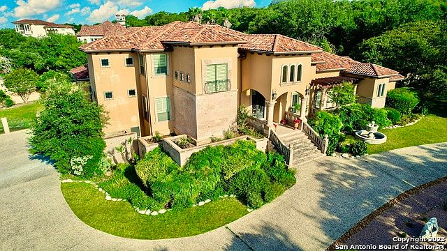 1st image of 33 VINEYARD DR