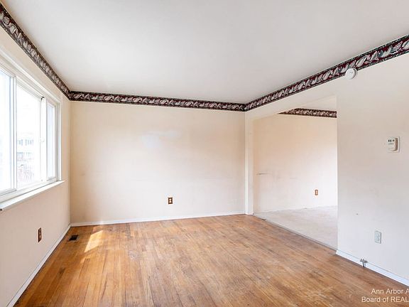 2nd image of 3073 Wolverine Dr