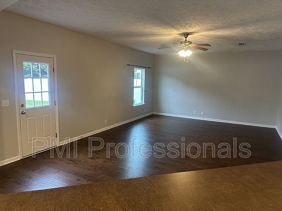 4th image of 2413 Salem Glen Xing
