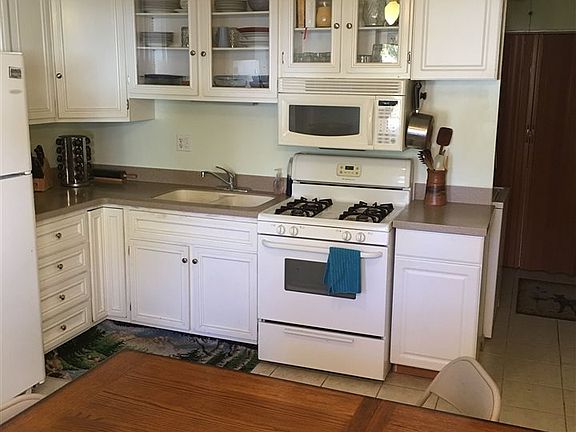 4th image of 1005 Shenandoah Dr