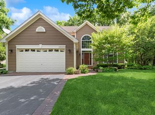 28605 Windmere Ct, Lake Bluff, IL 60044