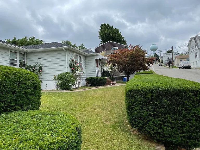 266 Gaston Ave #2 — Photo 36